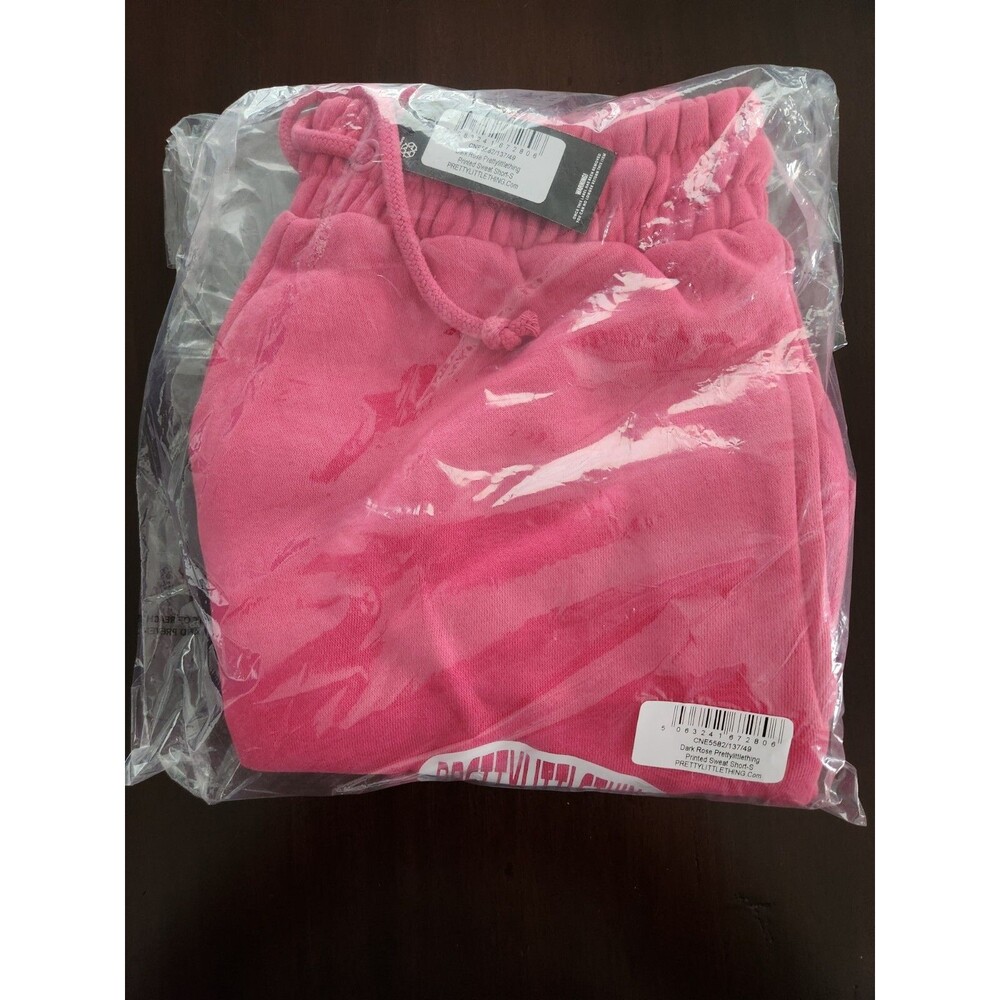 NWT PrettyLittleThing Pink Shorts Dark Rose Fleece Logo Elastic Waist Size Small - Picture 4 of 5